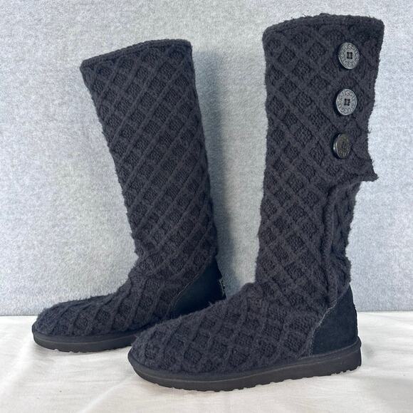 UGG woman’s sz 9 Black Tall Cable Knit 3 Button Pull on Boots Shearling Insoles - Picture 1 of 12